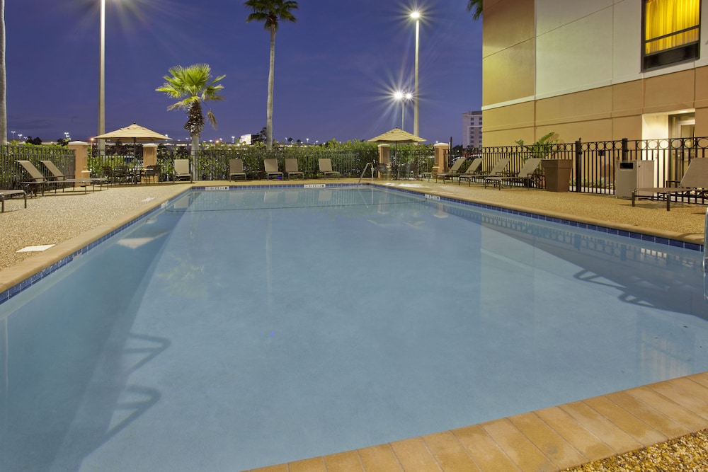 Hyatt Place Across from Universal Orlando Resort 32/60