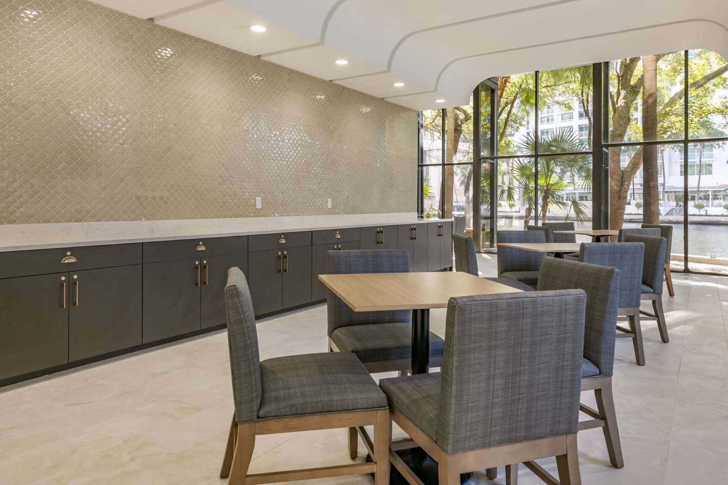 Comfort Inn Suites Downtown Brickell Port of Miami 7/11