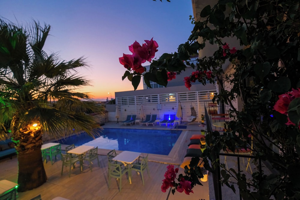 Kybele Alacati 46/50