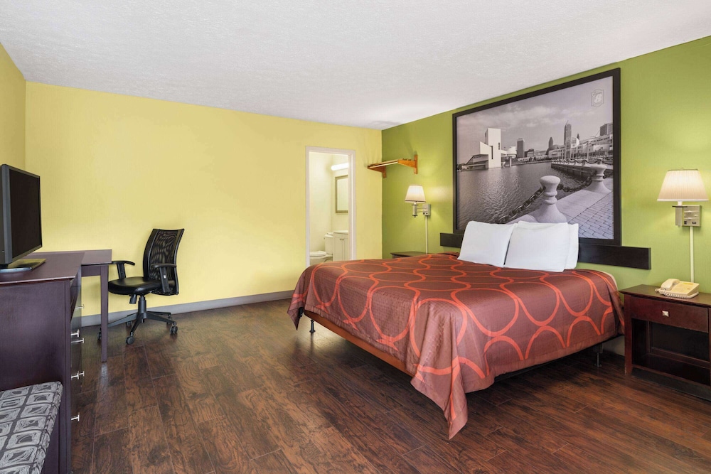 Super 8 by Wyndham Youngstown/Girard 5/26
