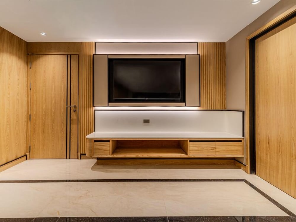 Court Wing Hotel Sukhumvit Bangkok 43/54