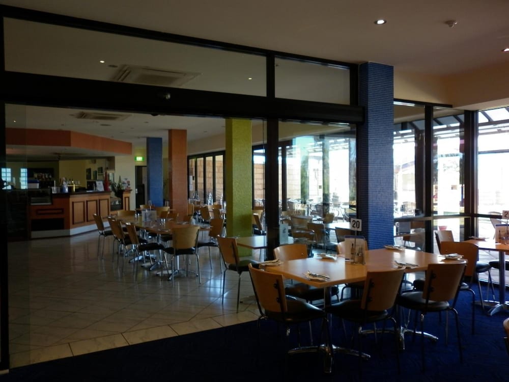 The New Whyalla Hotel 30/33