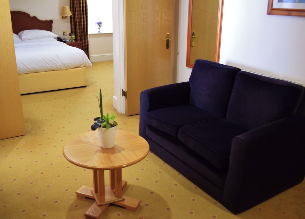 Sefton Hotel 33/50