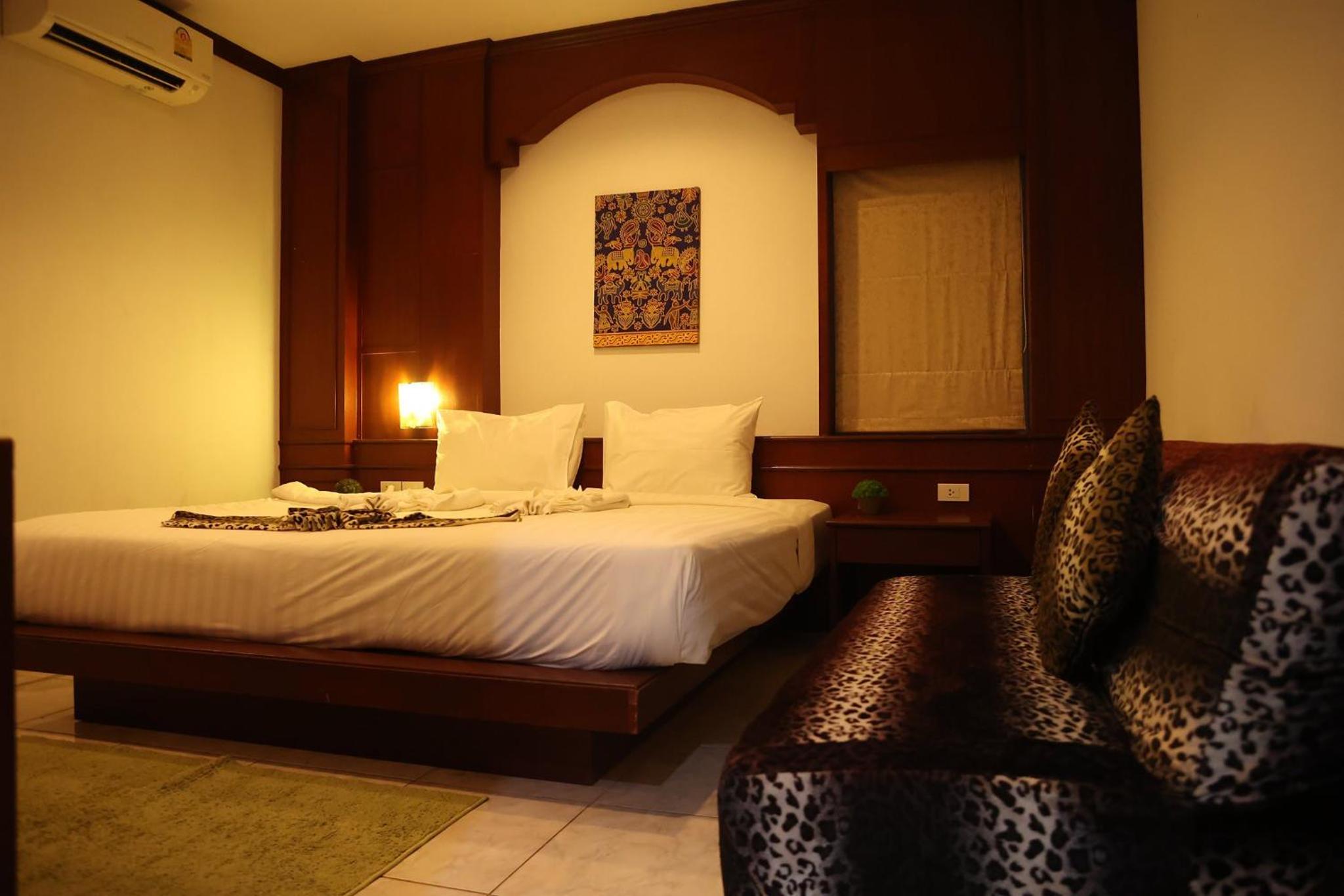 غرفة قياسية بسرير مزدوج، Forest Patong Hotel 2/4