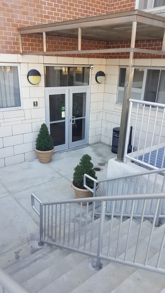Cresthaven Inn Jamaica Jfk 5/50