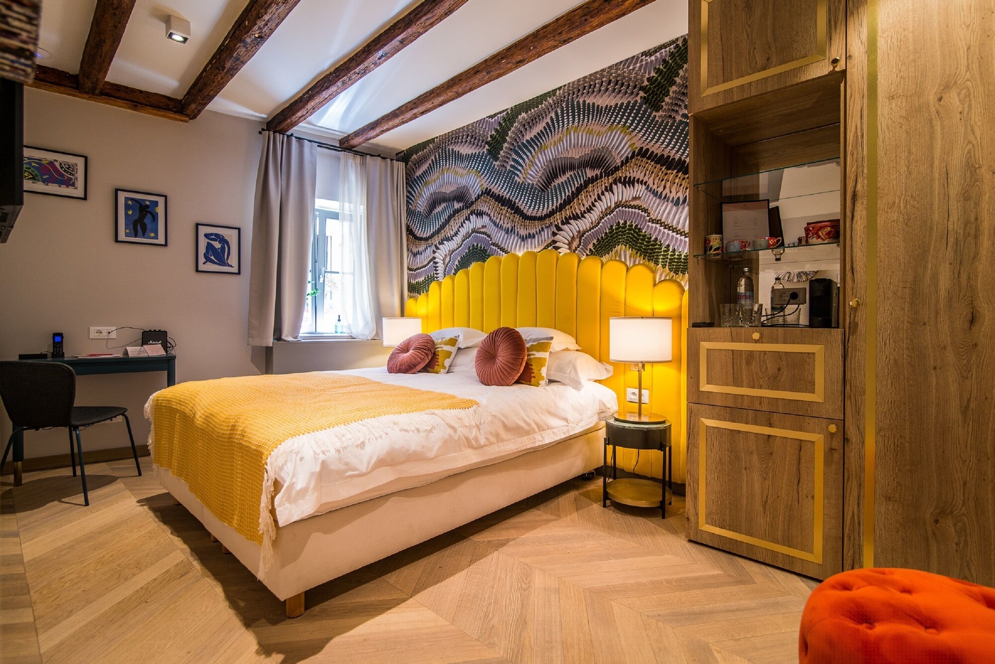 Luxury, Queen Bed, Exterior Entrance
