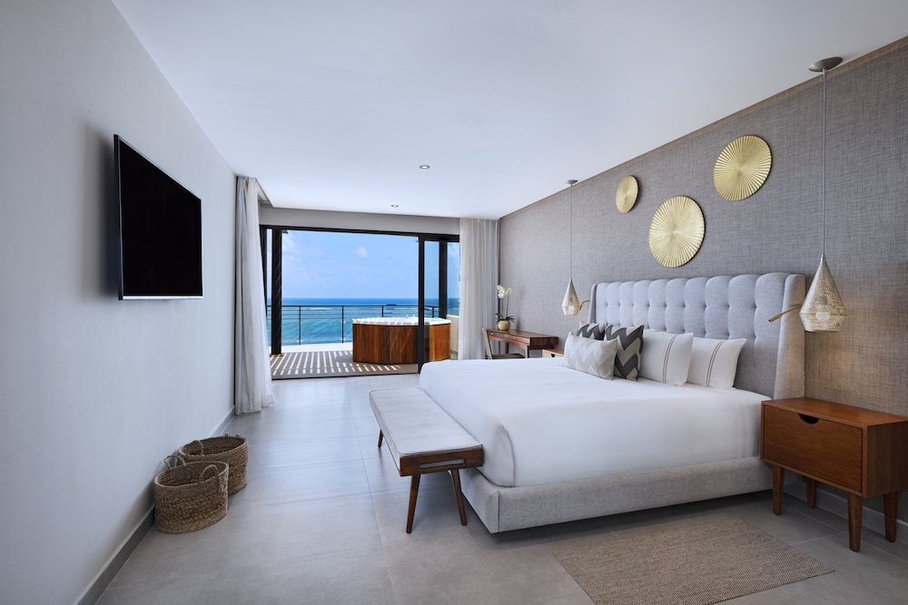 The Fives Oceanfront Puerto Morelos 21/71