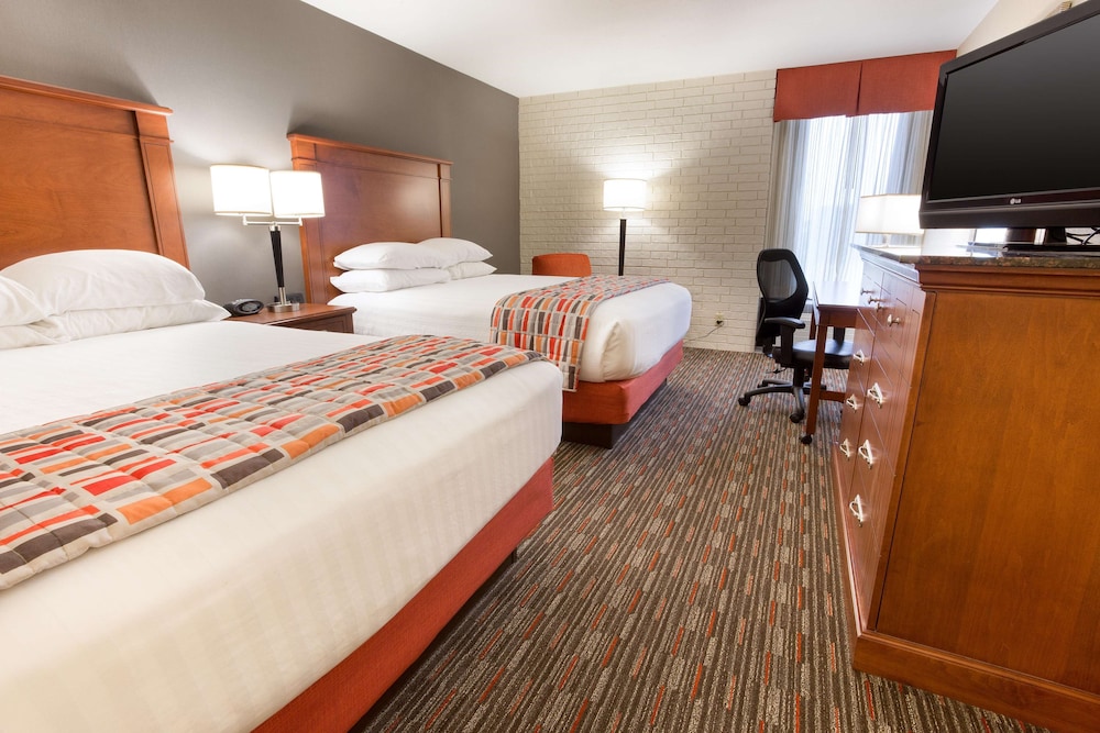 Drury Inn and Suites Joplin 15/50