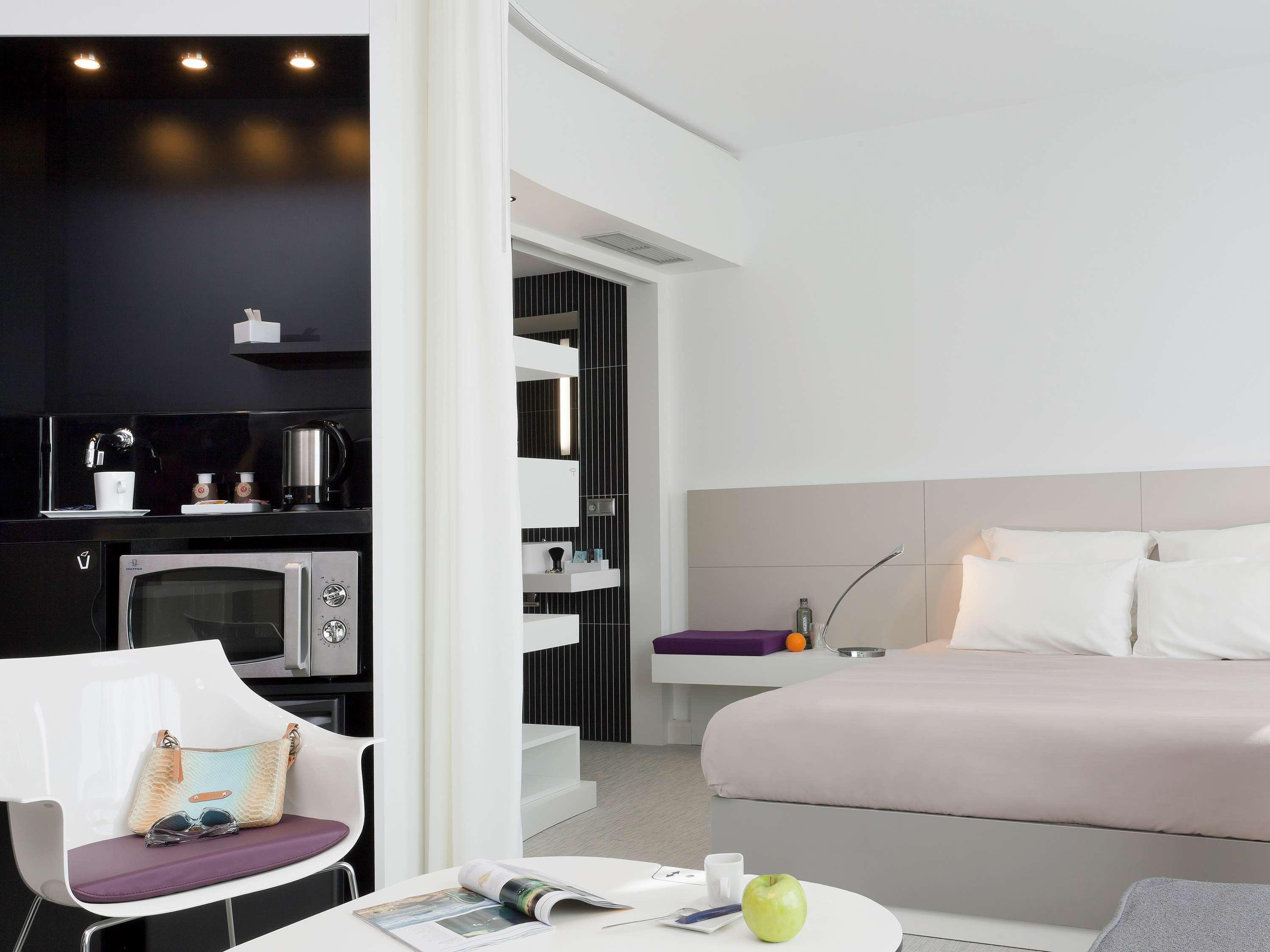 SUPERIOR, SUITE, TWIN BEDS, SOFA