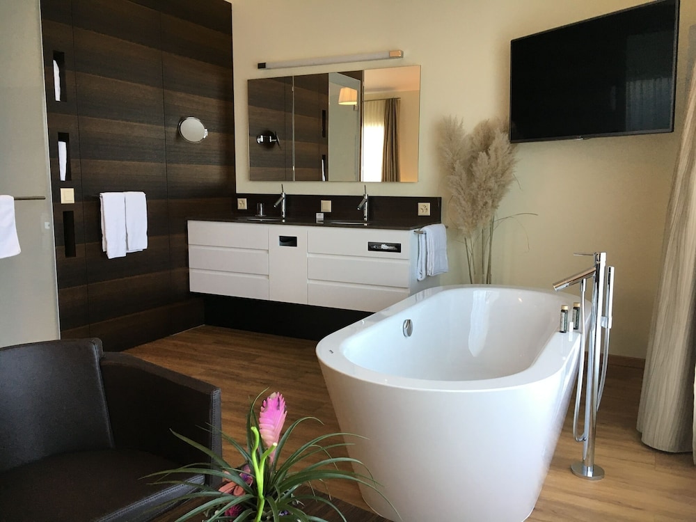 Hotel Glanis 48/50