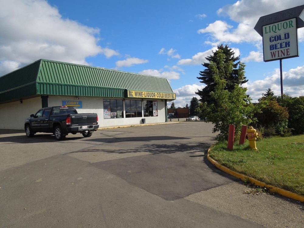 Walking Eagle Inn & Lodge 38/48