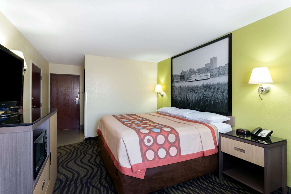 Super 8 by Wyndham Brunswick/St Simons Island Area 8/26