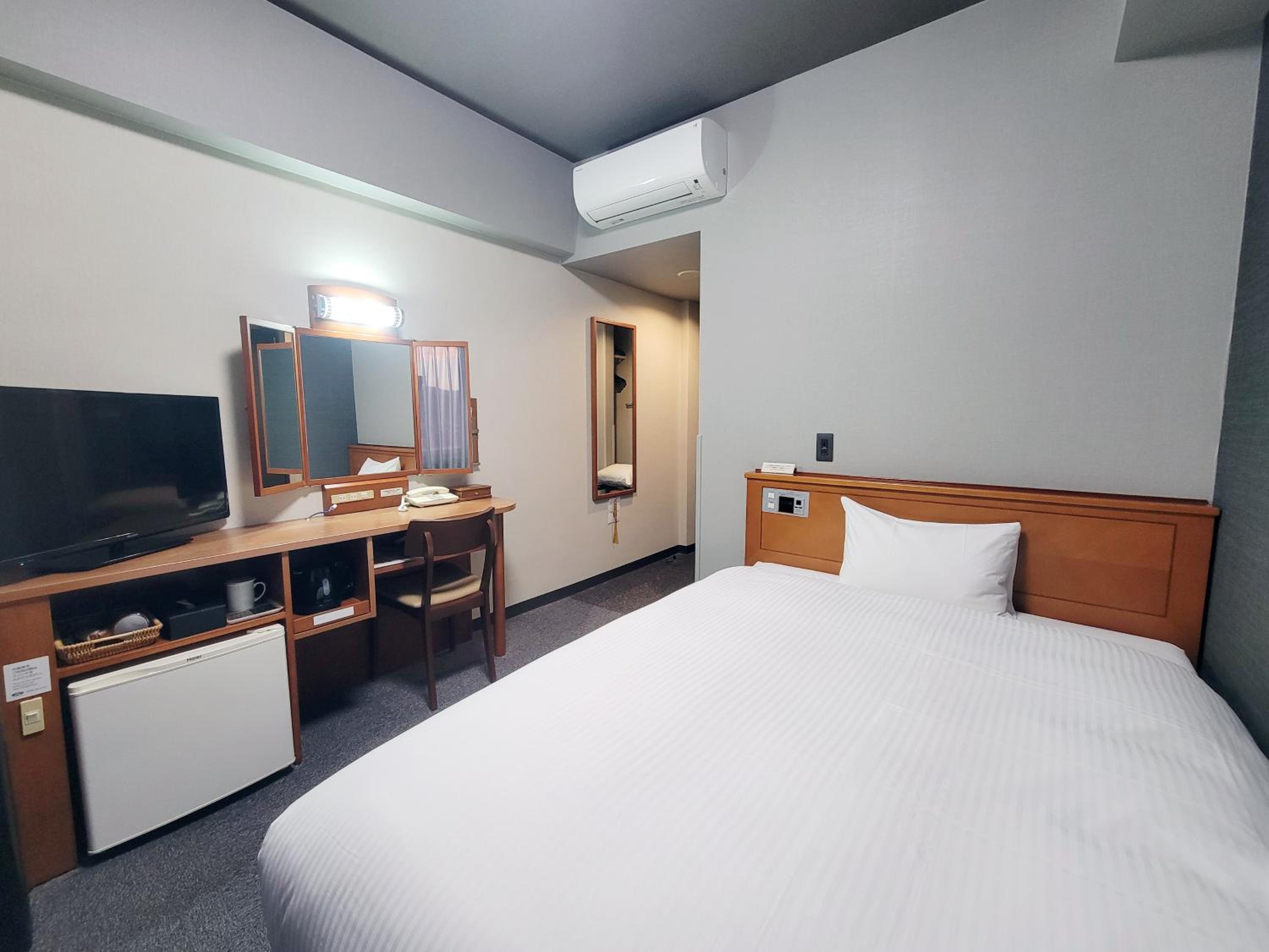 Room, Single, Female Floor