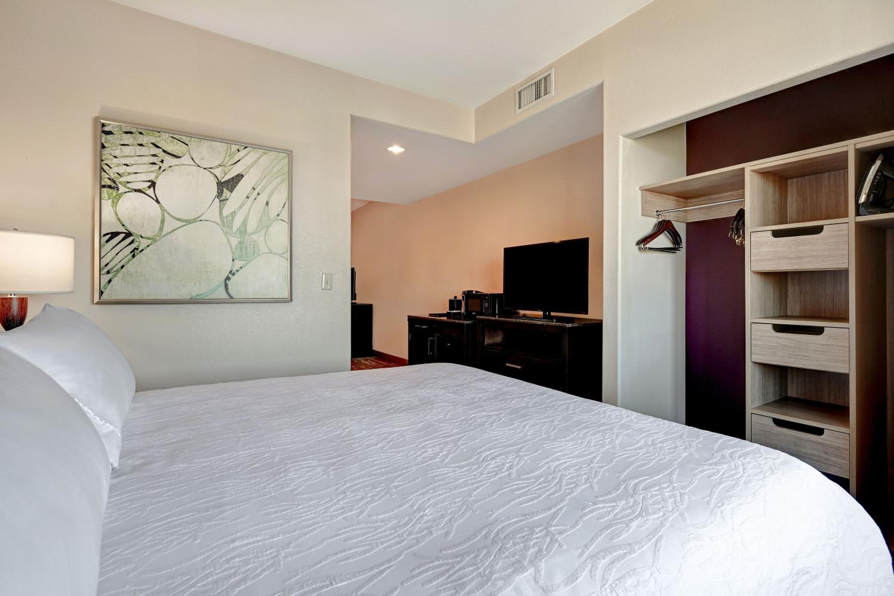 Junior Suite, King Bed, Sofa