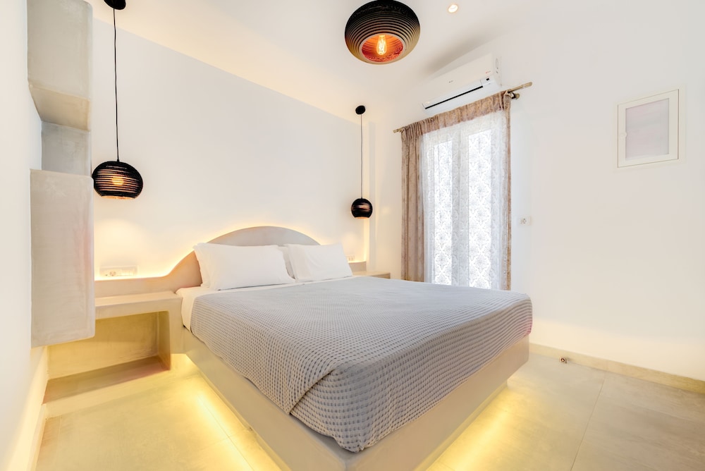 Emerald Collection Suites 8/44