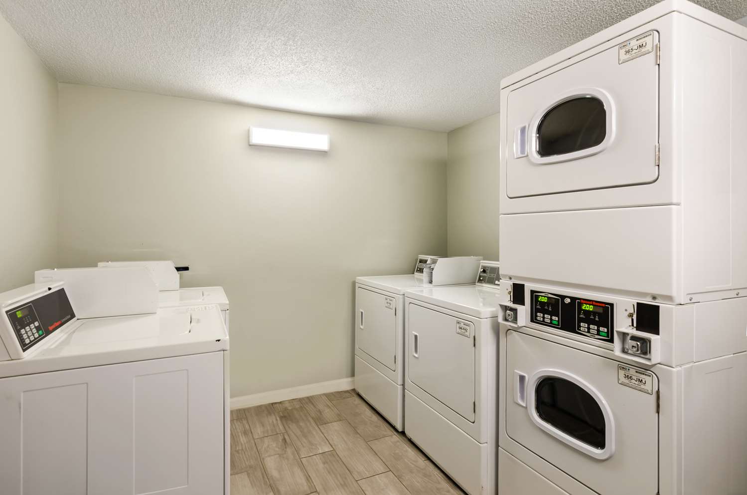 Best Western Plus Beckley Inn 13/13