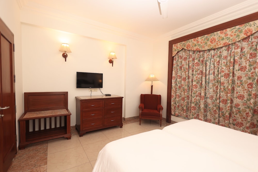SAVOY SUITES Noida 14/34