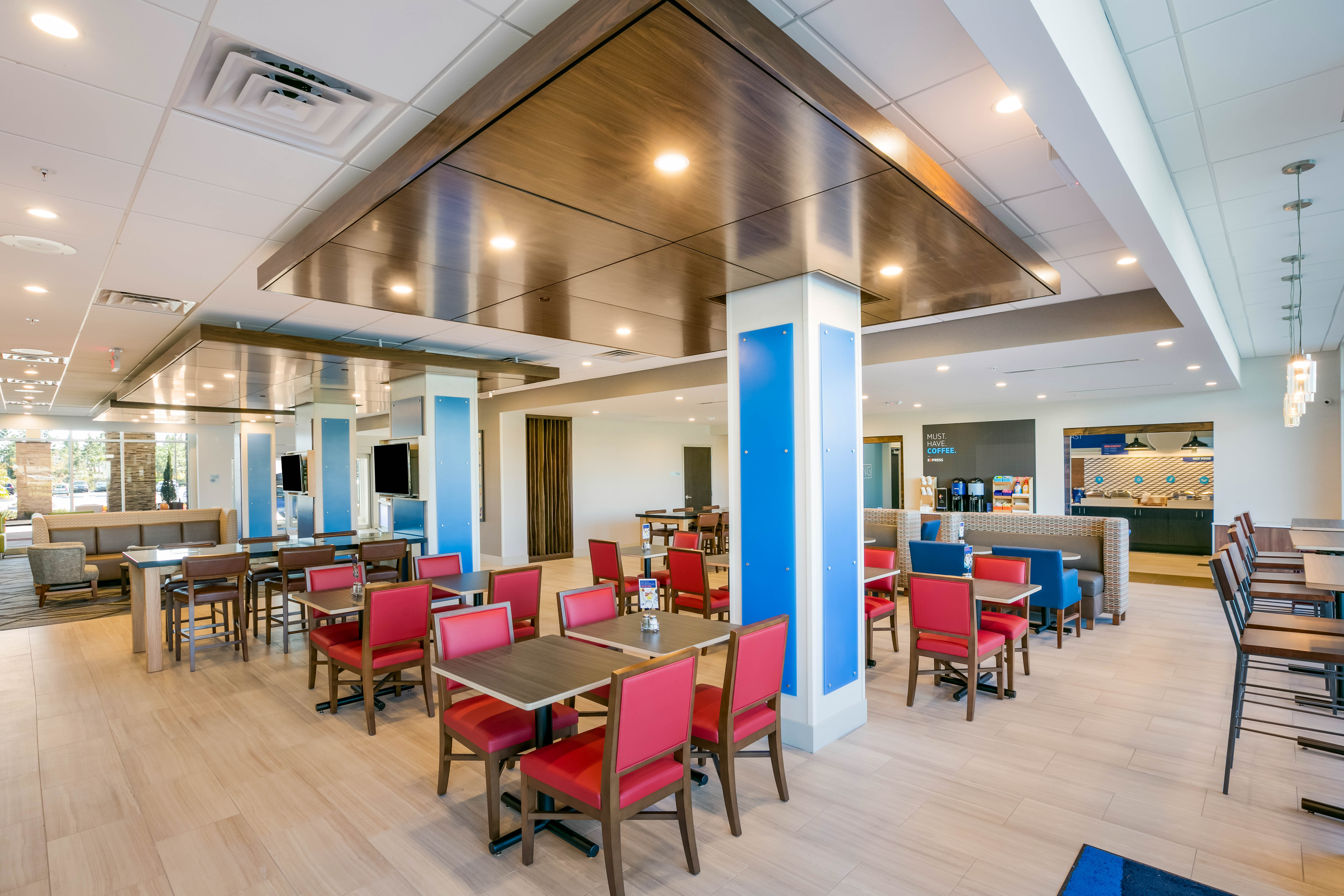 Holiday Inn Express Suites Jacksonville Town Center 31/46