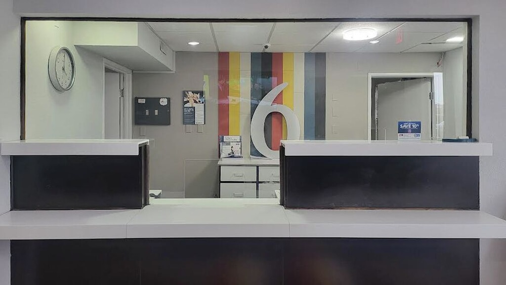 Motel6 Omaha, NE 6/55