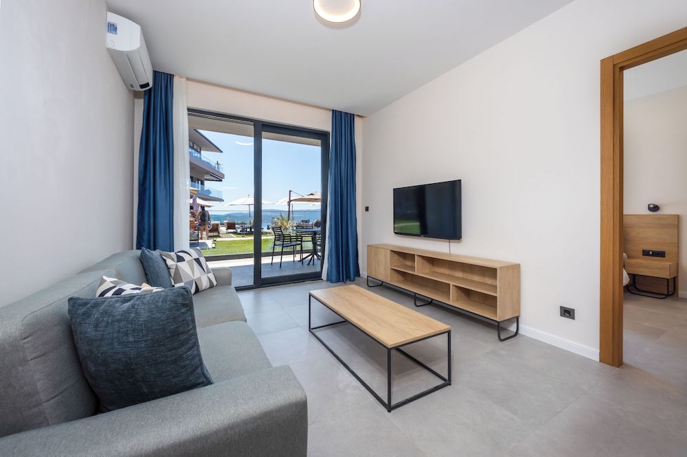 Royal Blue Resort & Residences 29/50