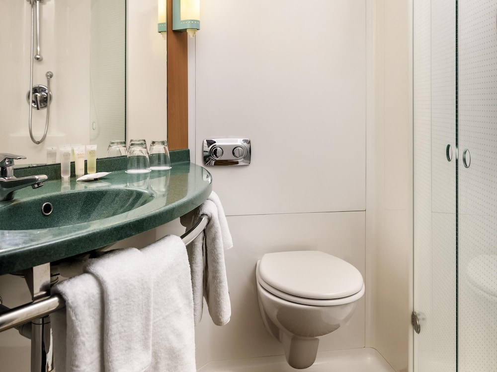ibis Auckland Ellerslie 73/74