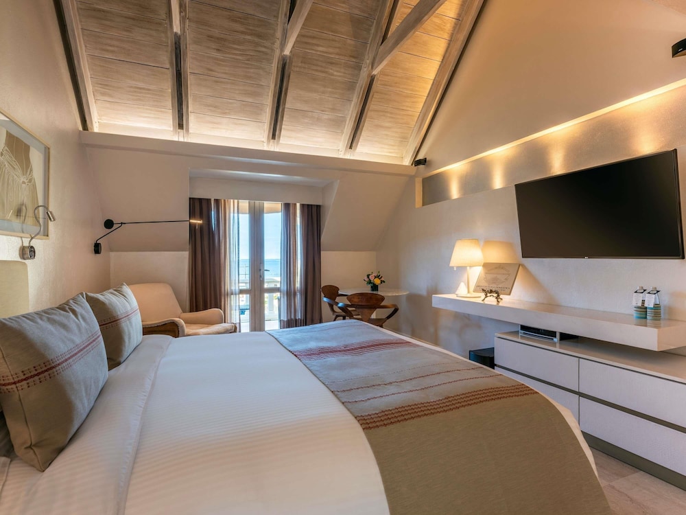 Deluxe, King Bed, Ocean View, Butler