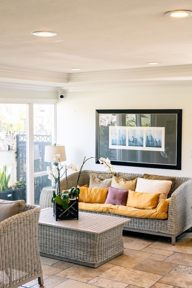 Seaside Laguna Inn & Suites 39/50
