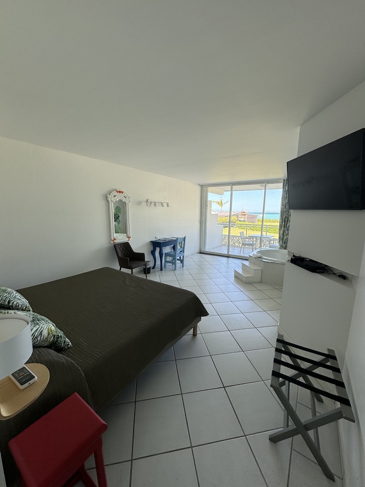 Anse Marcel Beach Resort 14/50