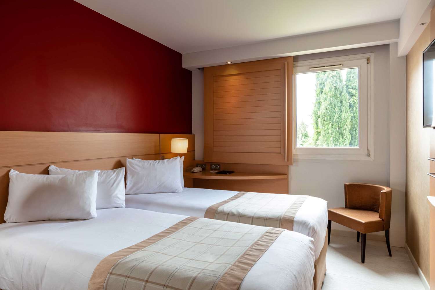 Connecting, Family, King and Twin Beds, 2 Bathrooms, Sofa