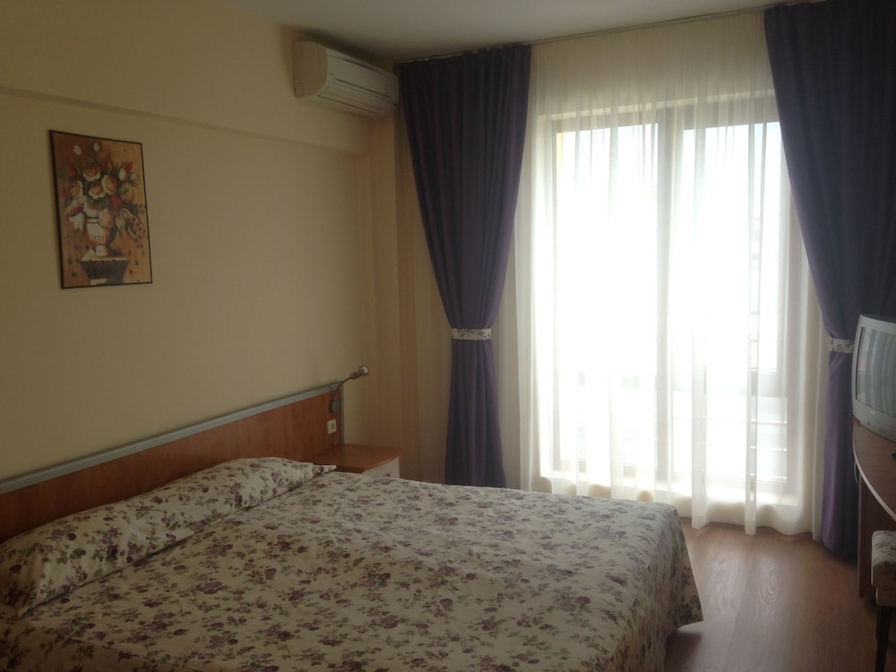 Hotel Atol 10/30