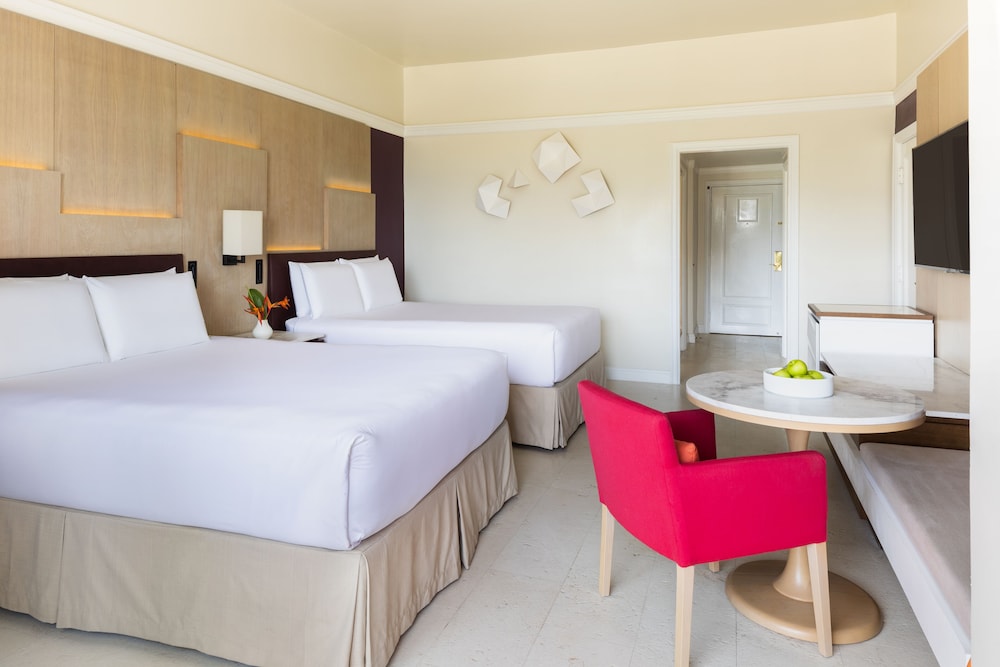 CLUB, DOUBLE BED