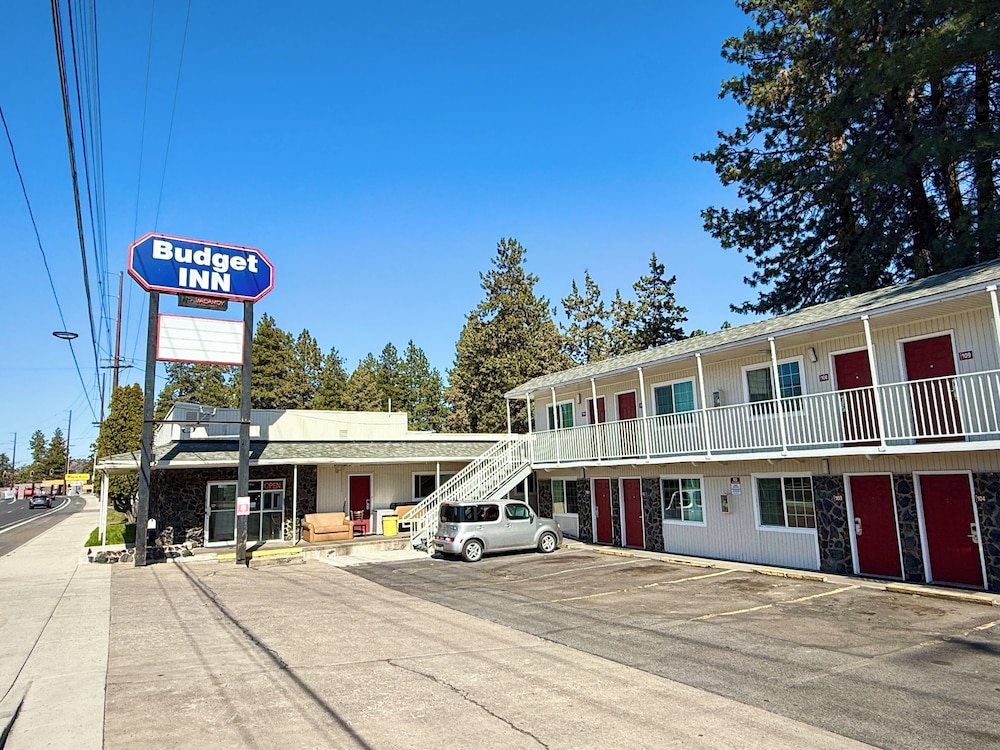 Budget Inn Bend by OYO 33/44