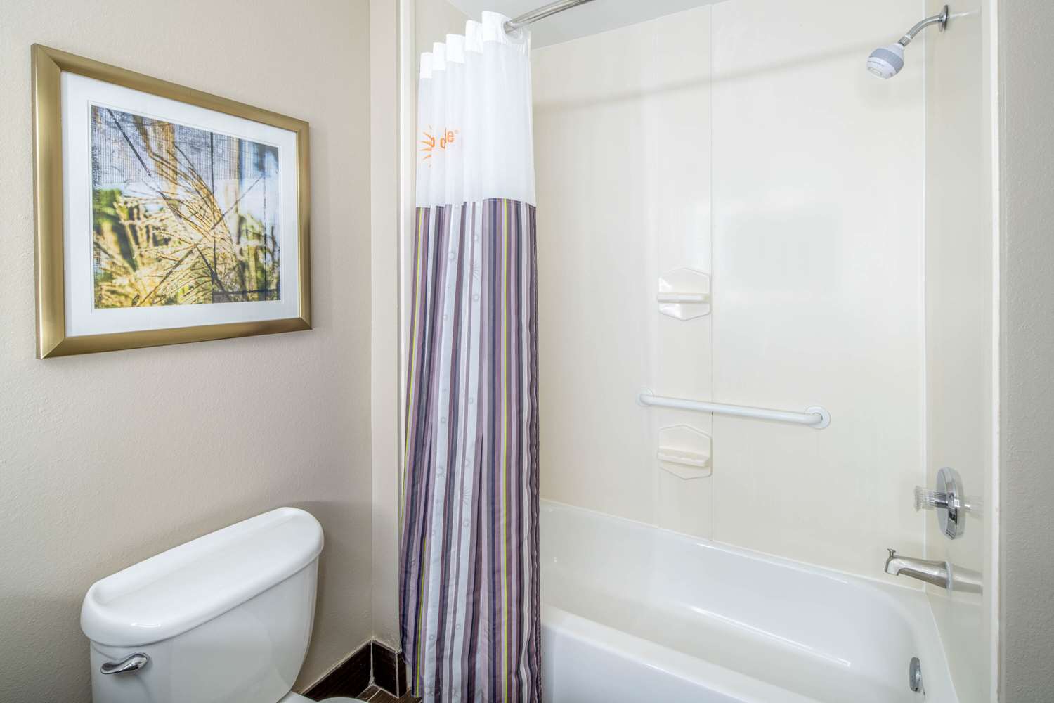 La Quinta Inn & Suites by Wyndham Atlanta Stockbridge 24/24