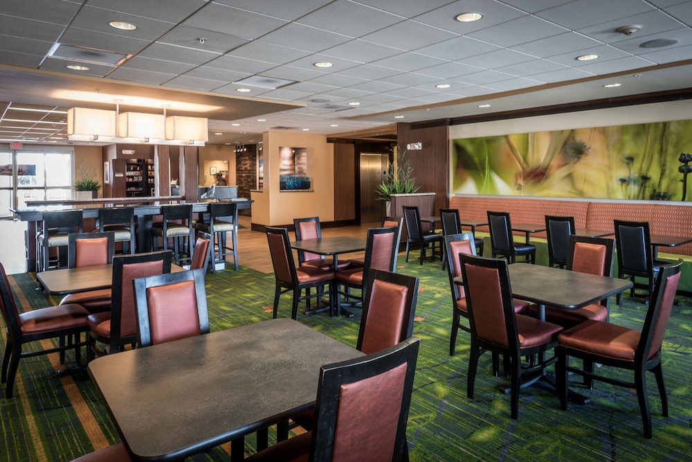 Fairfield Inn And Suites Tupelo 34/44