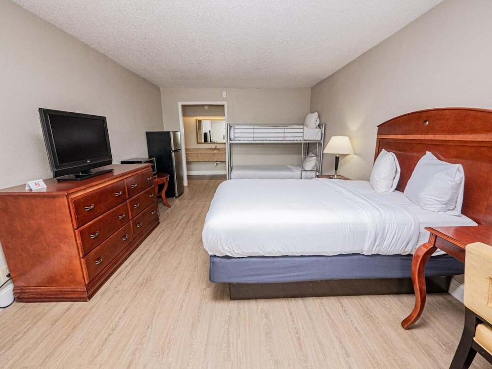 Stayable Suites Lakeland 26/66