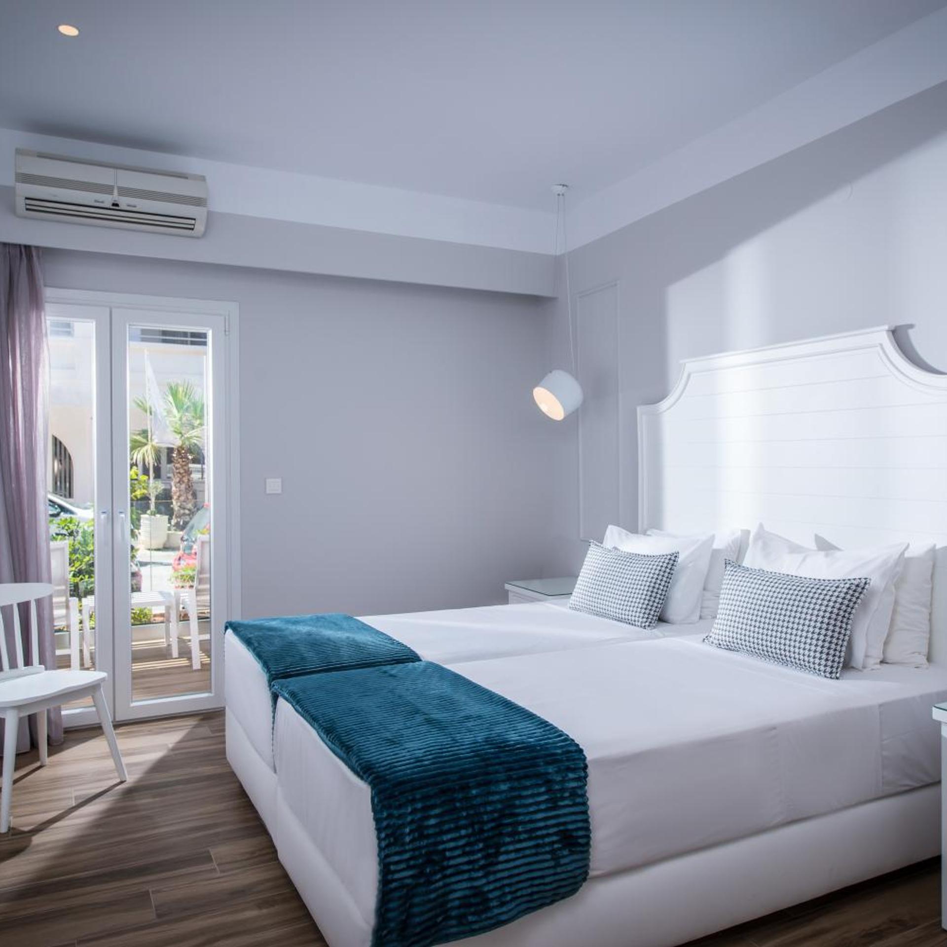 Room, Double or Twin Bed