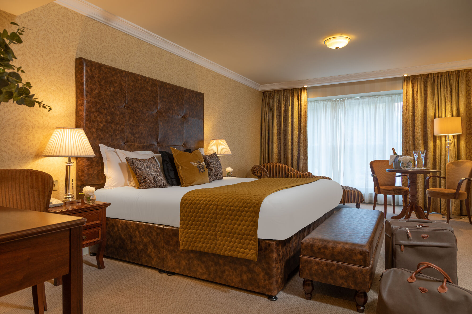 DELUXE, DOUBLE BED