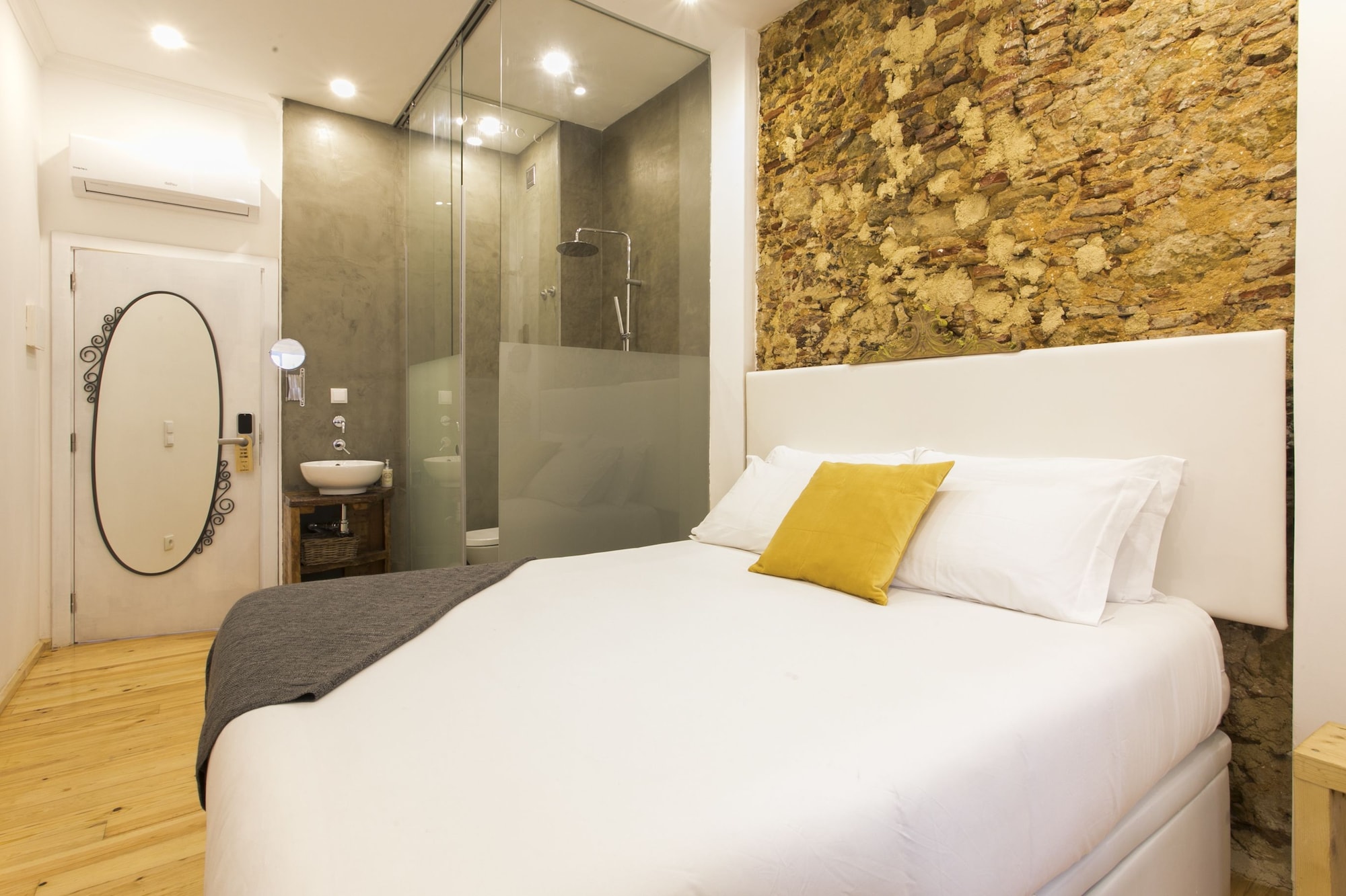 SUPERIOR, DOUBLE BED