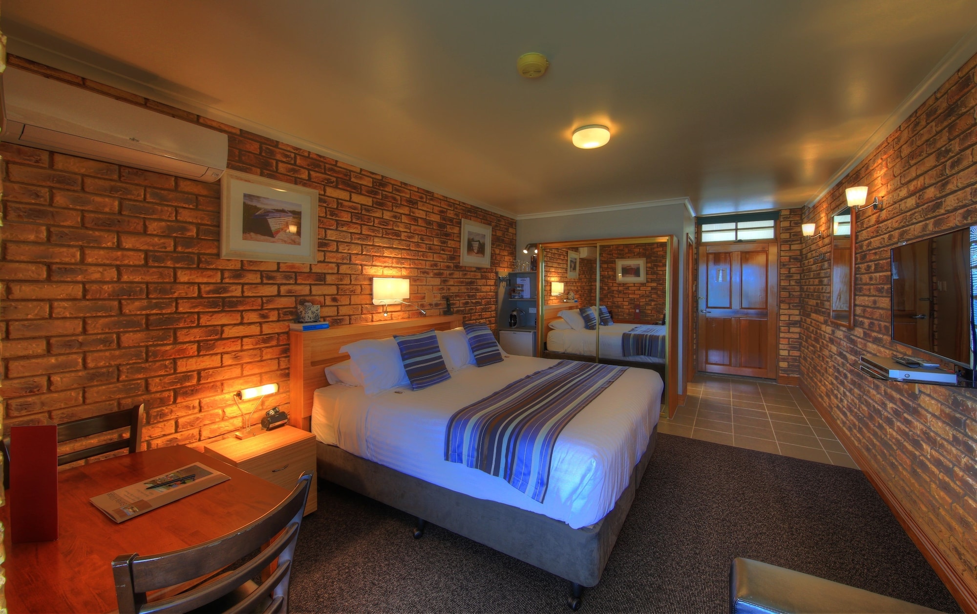 Village, Stanley, Superior, Suite, King Bed, Sea View