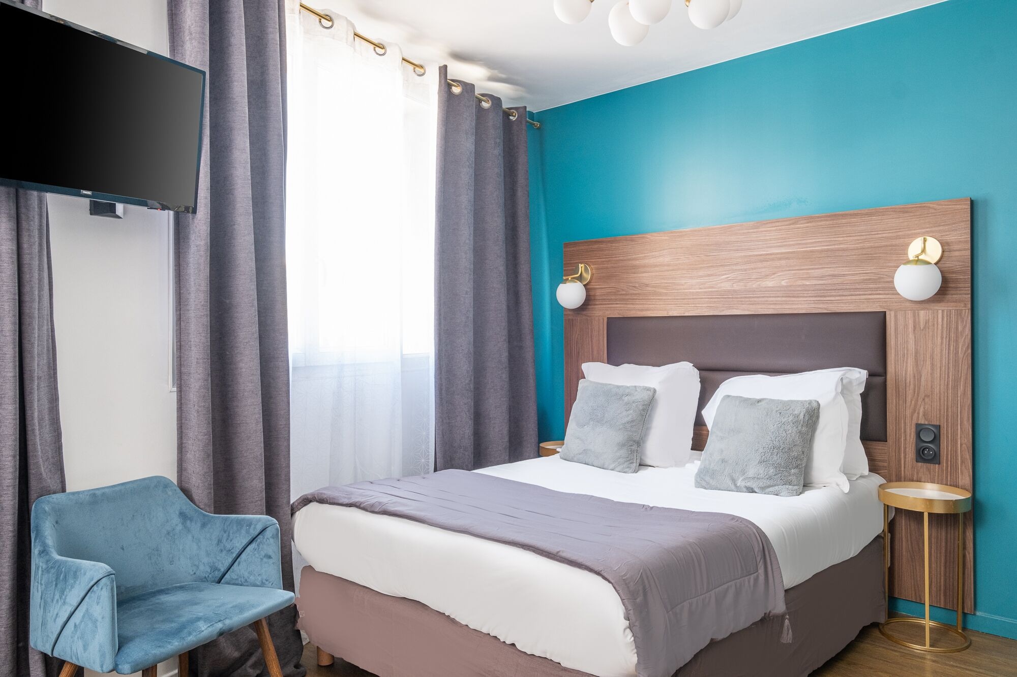 Comfort, Quadruple, Double and Twin Beds, City View