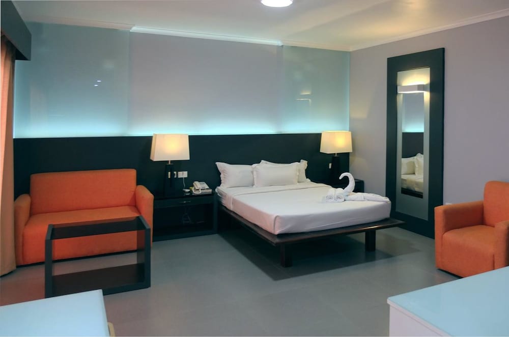 Southern Cross Hotel Fiji 18/57