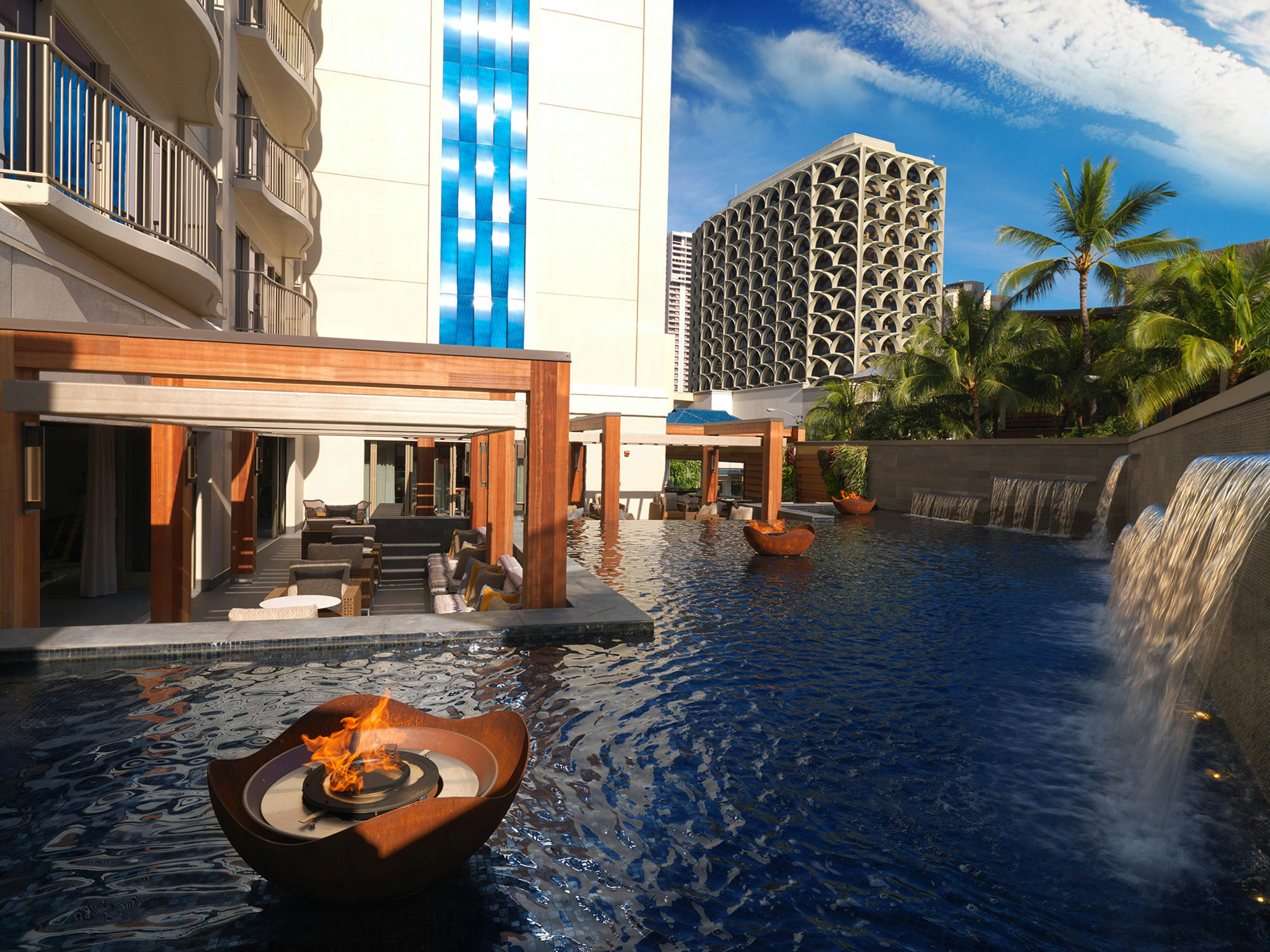 Hokulani Waikiki By Hilton Grand Vacations 66/68