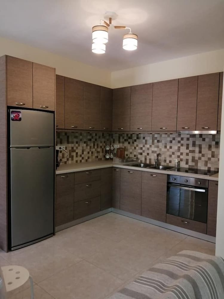 Bounatsa Studios & Apartments 33/43