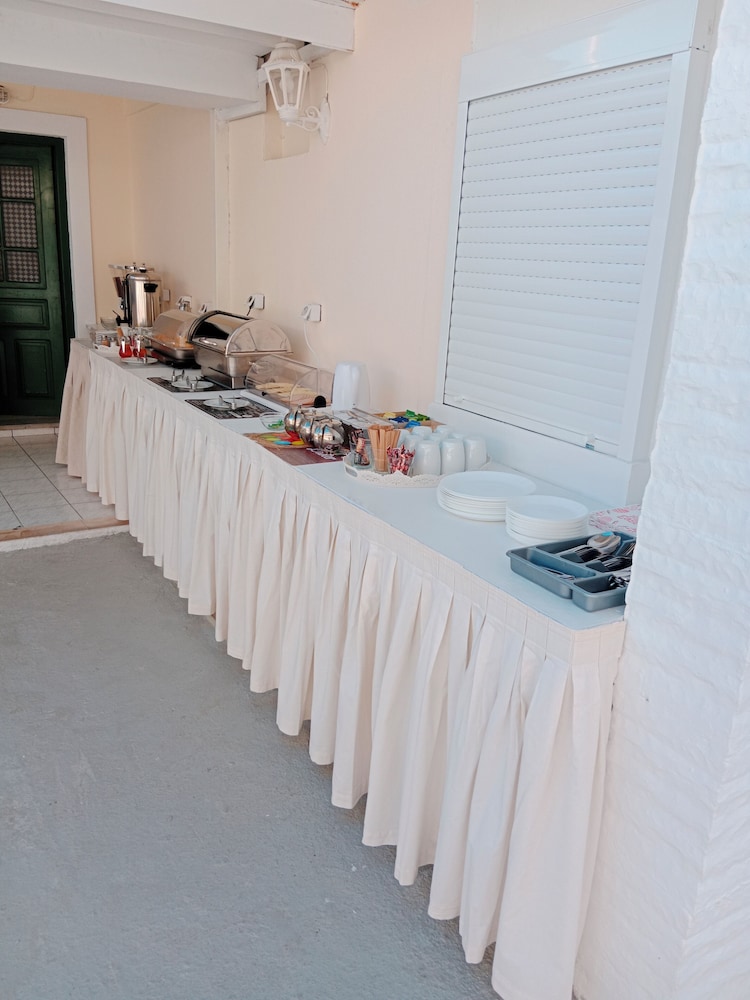 Aristides Studios 7/34