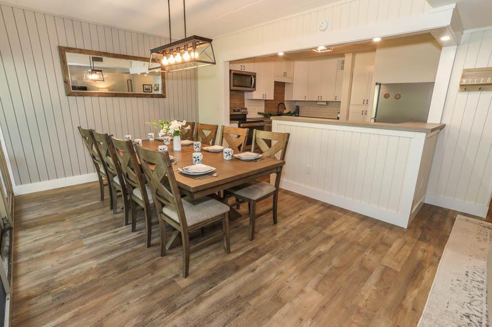 2 Bedrooms, Condo, Mountain, Premier, Villa