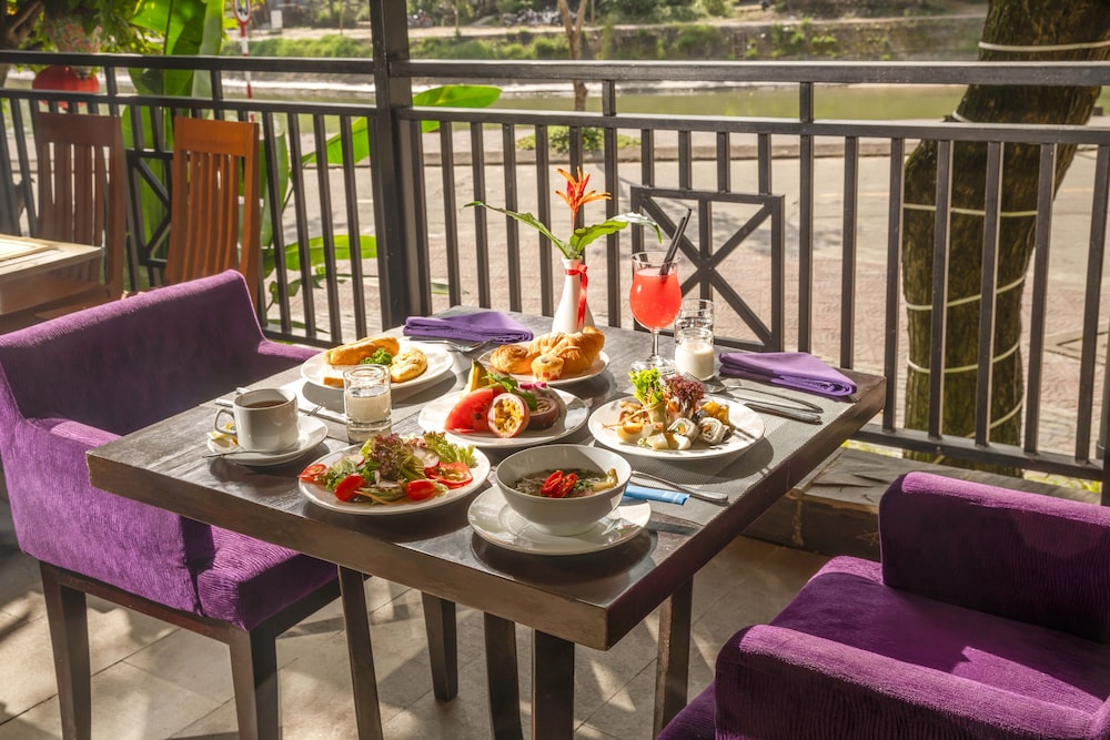 Royal Riverside Hoi An Hotel 60/75