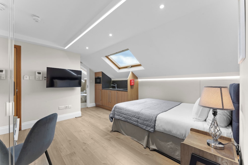 Guilford Street Apartments 13/50