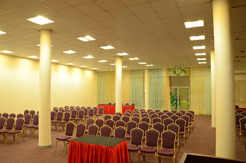 Panari Hotel 65/72