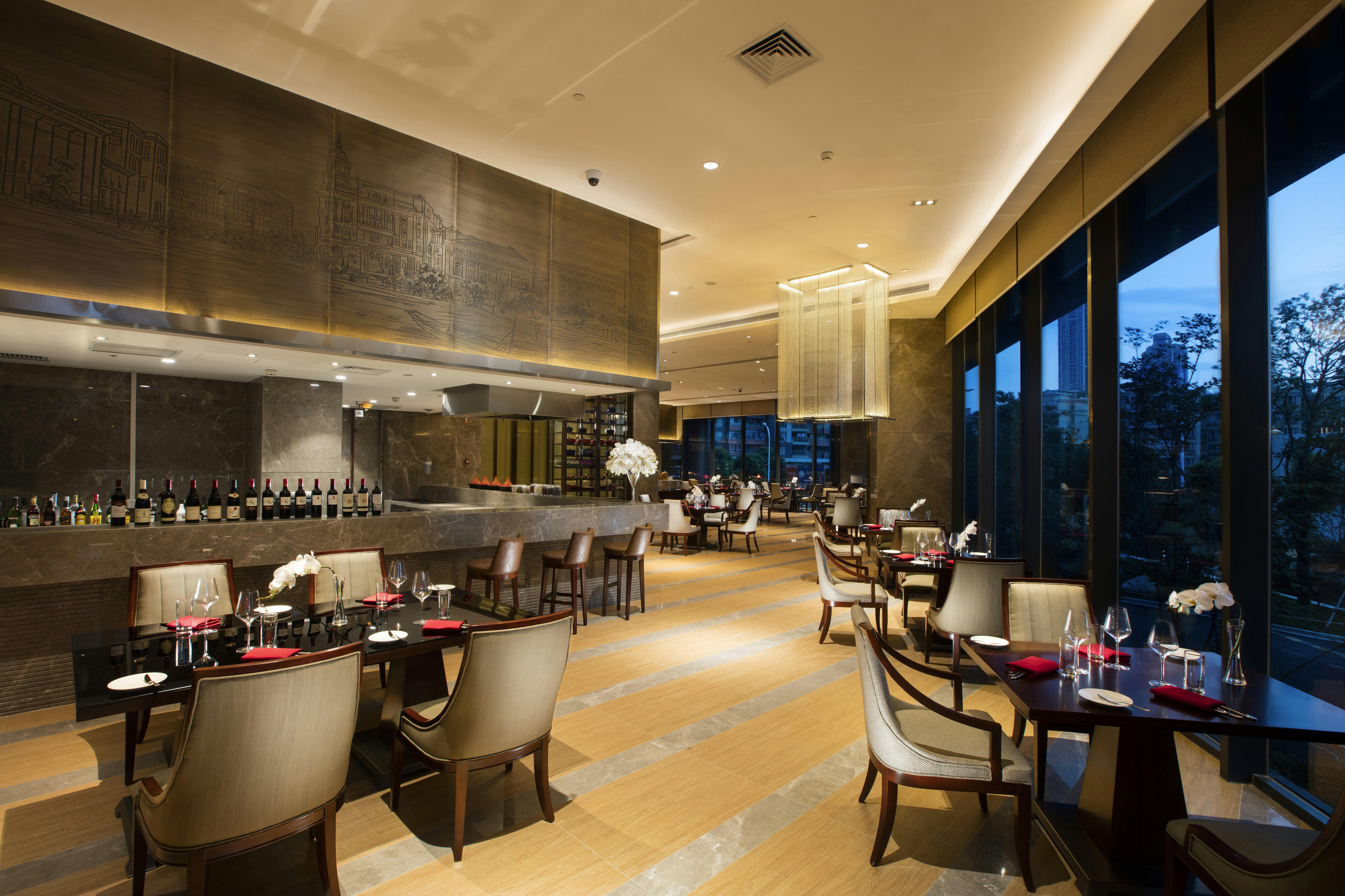 HILTON WUHAN RIVERSIDE 45/79