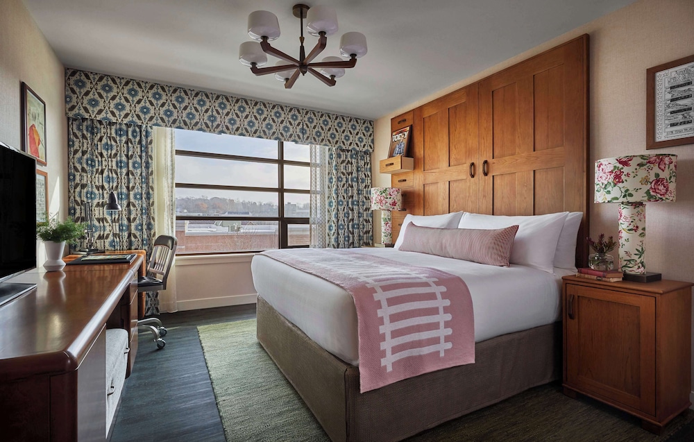 Room at Graduate by Hilton Bloomington, BLOOMINGTON - IN